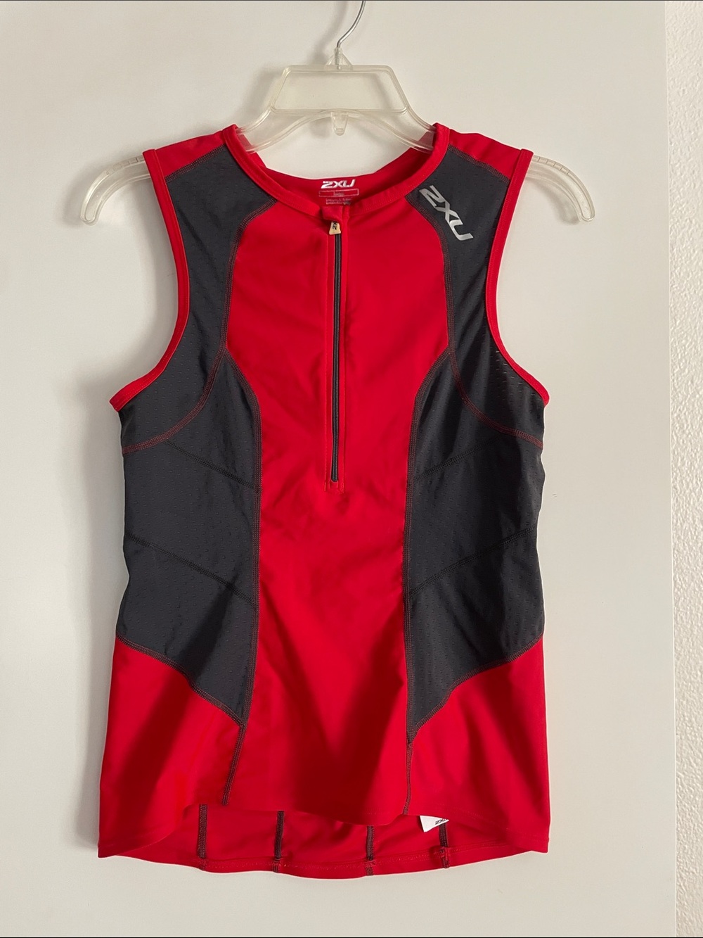 2XU Perform Triathlon Singlet Red/Grey 1/4 Zip Sport Tank Top T Shirt